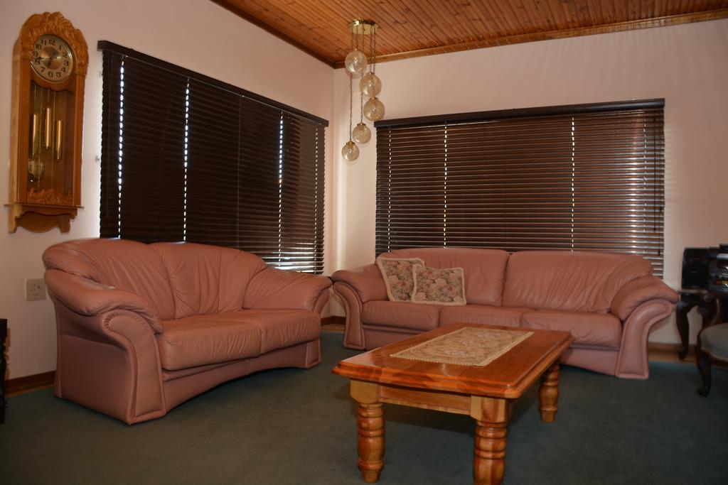 Blue Crane Guest House Bloemfontein Exterior foto